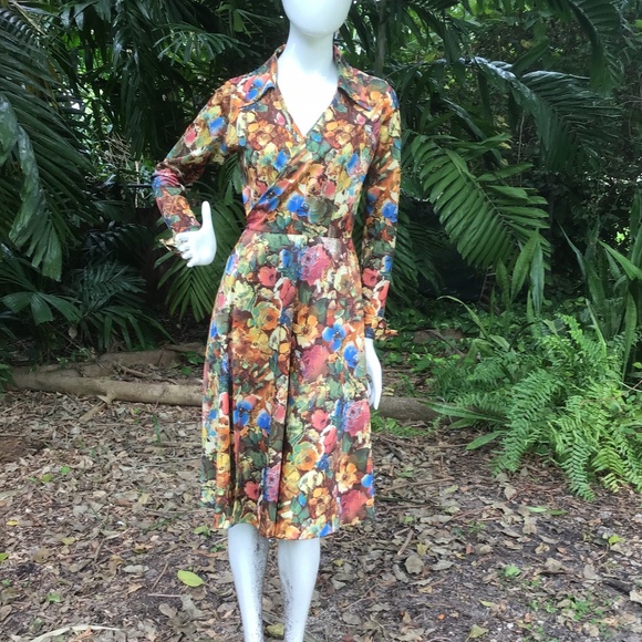 Vintagemiami Dresses & Skirts - Vintage 70s wrap around Dress